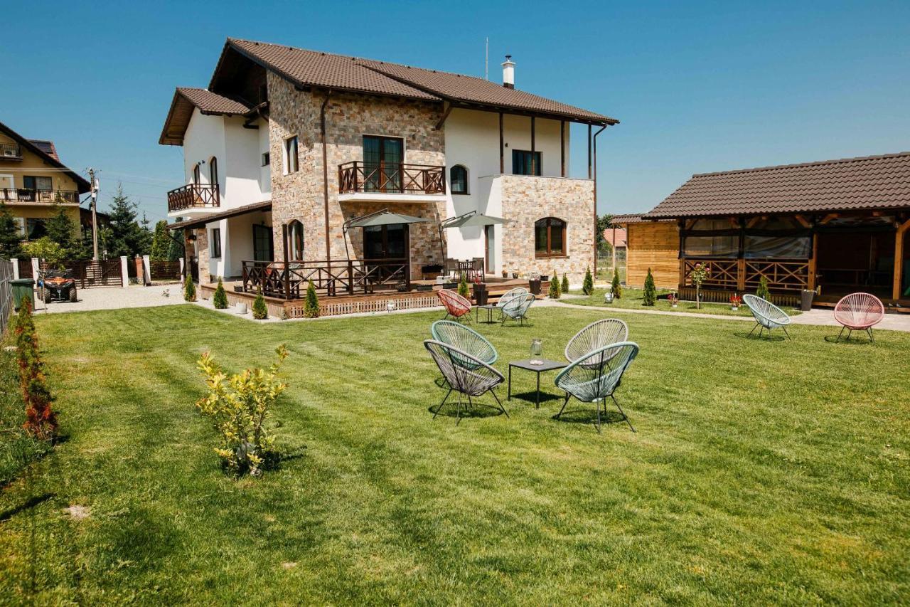 Готель Casa Iarina Статіунеа-Кліматеріка-Самбата Екстер'єр фото