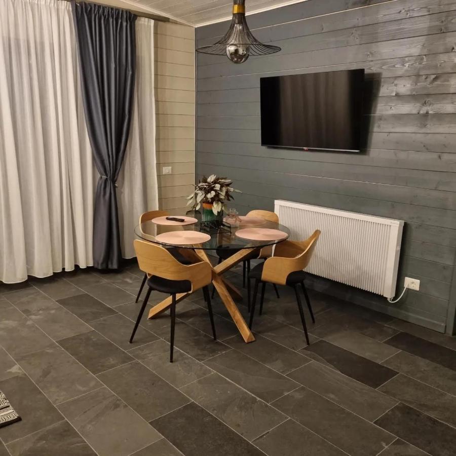 Готель Casa Iarina Статіунеа-Кліматеріка-Самбата Екстер'єр фото