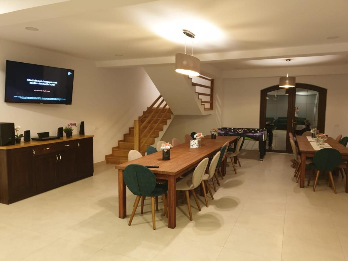 Готель Casa Iarina Статіунеа-Кліматеріка-Самбата Екстер'єр фото